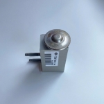 Van tiết lưu Mercedes C200 cổ to